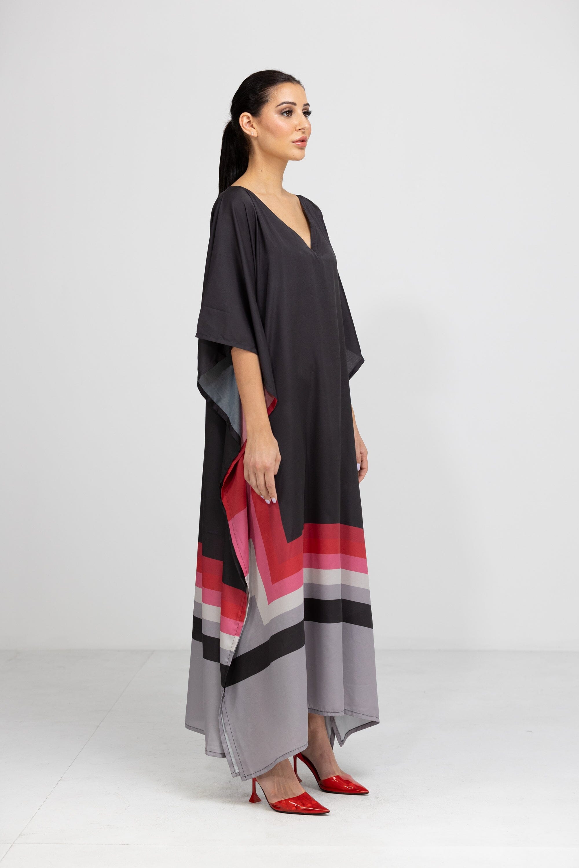 GEOMETRIC LINE - ROUGE LONG KAFTAN - TheSwankStore
