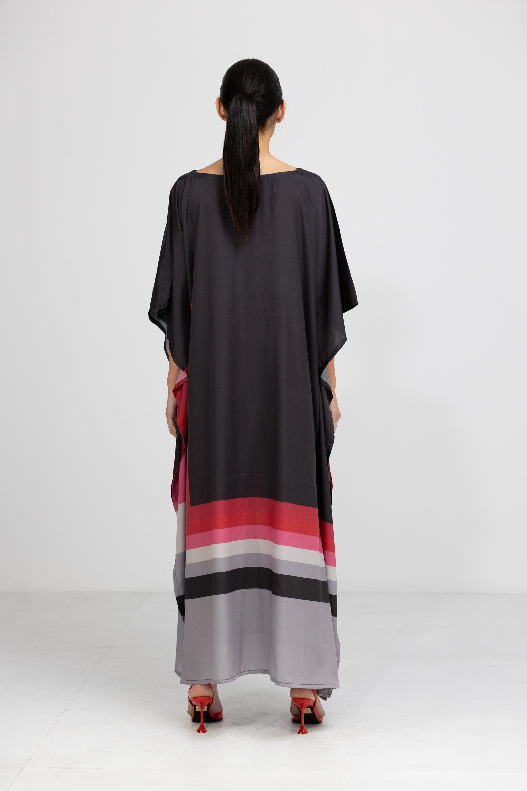 GEOMETRIC LINE - ROUGE LONG KAFTAN - TheSwankStore