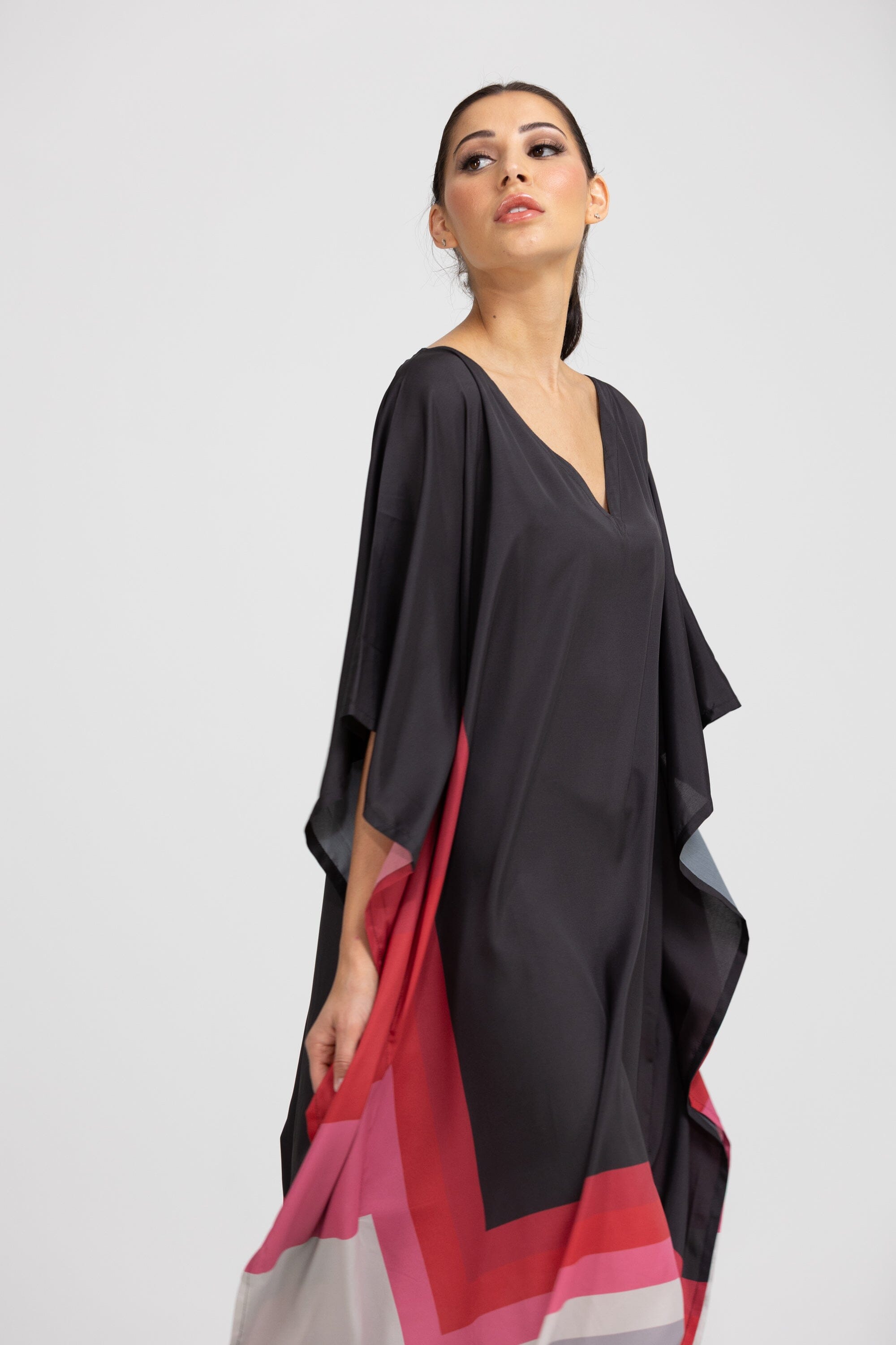 GEOMETRIC LINE - ROUGE LONG KAFTAN - TheSwankStore