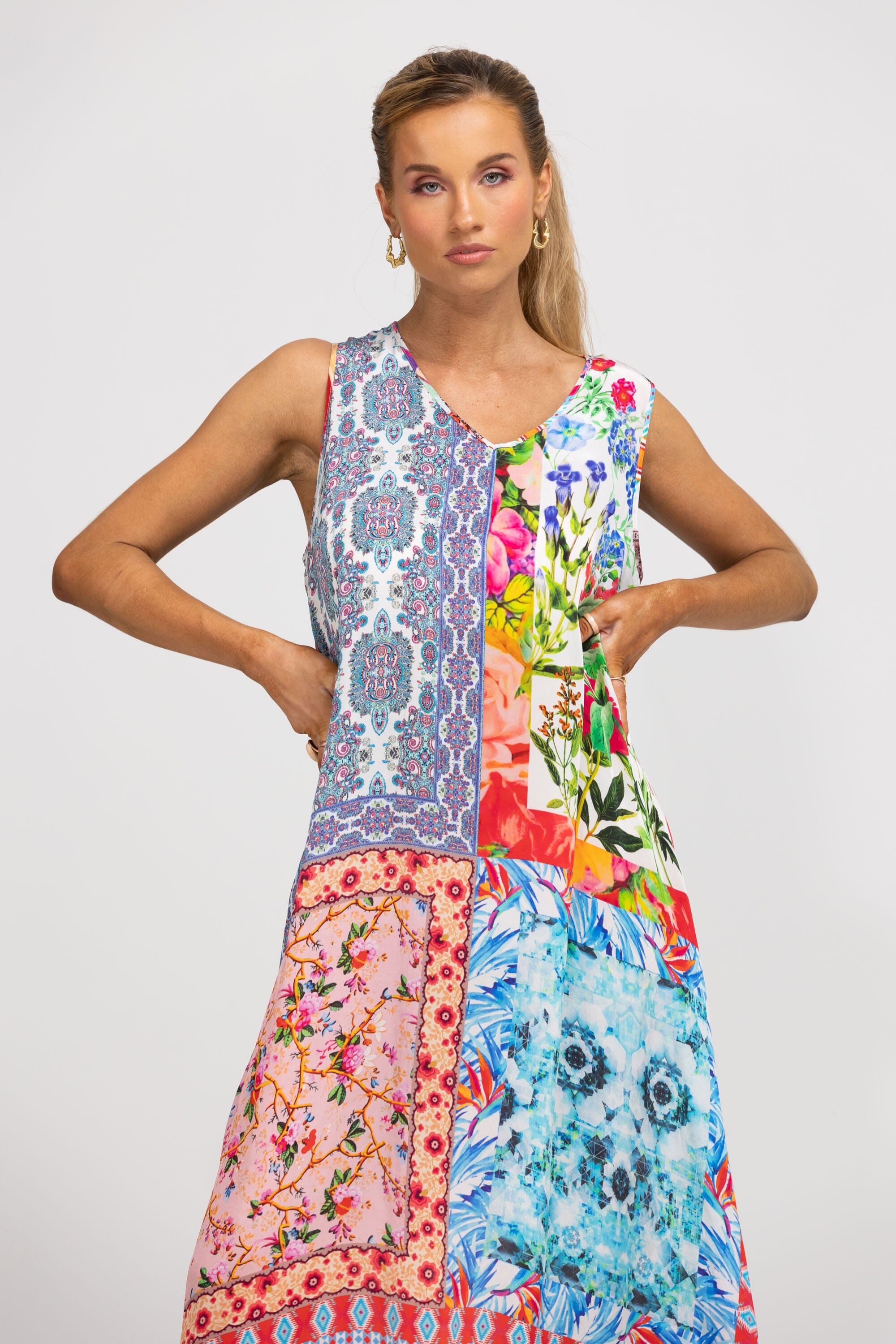 DAMASCUS - SLEEVELESS MAXI DRESS - TheSwankStore