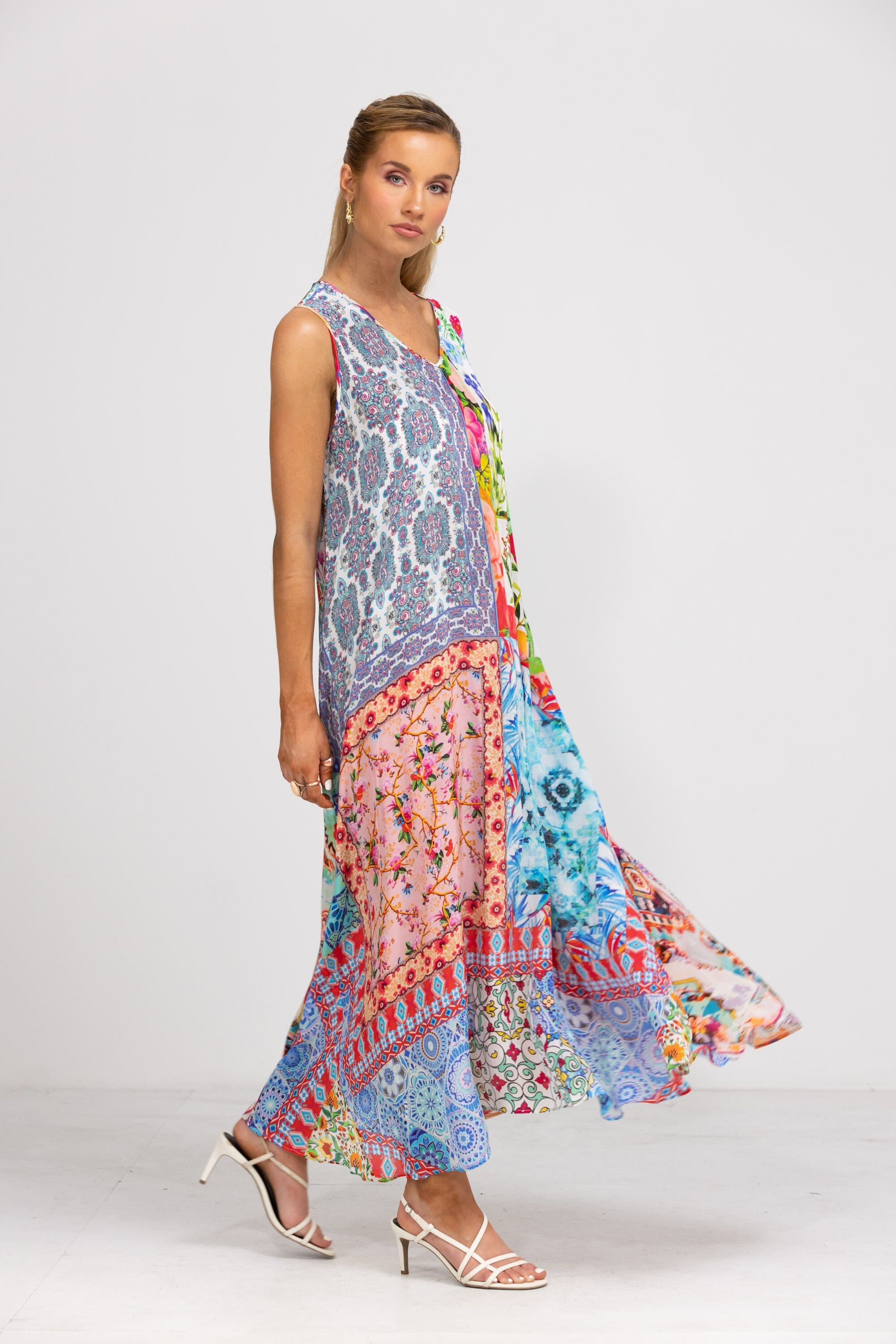 DAMASCUS - SLEEVELESS MAXI DRESS - TheSwankStore