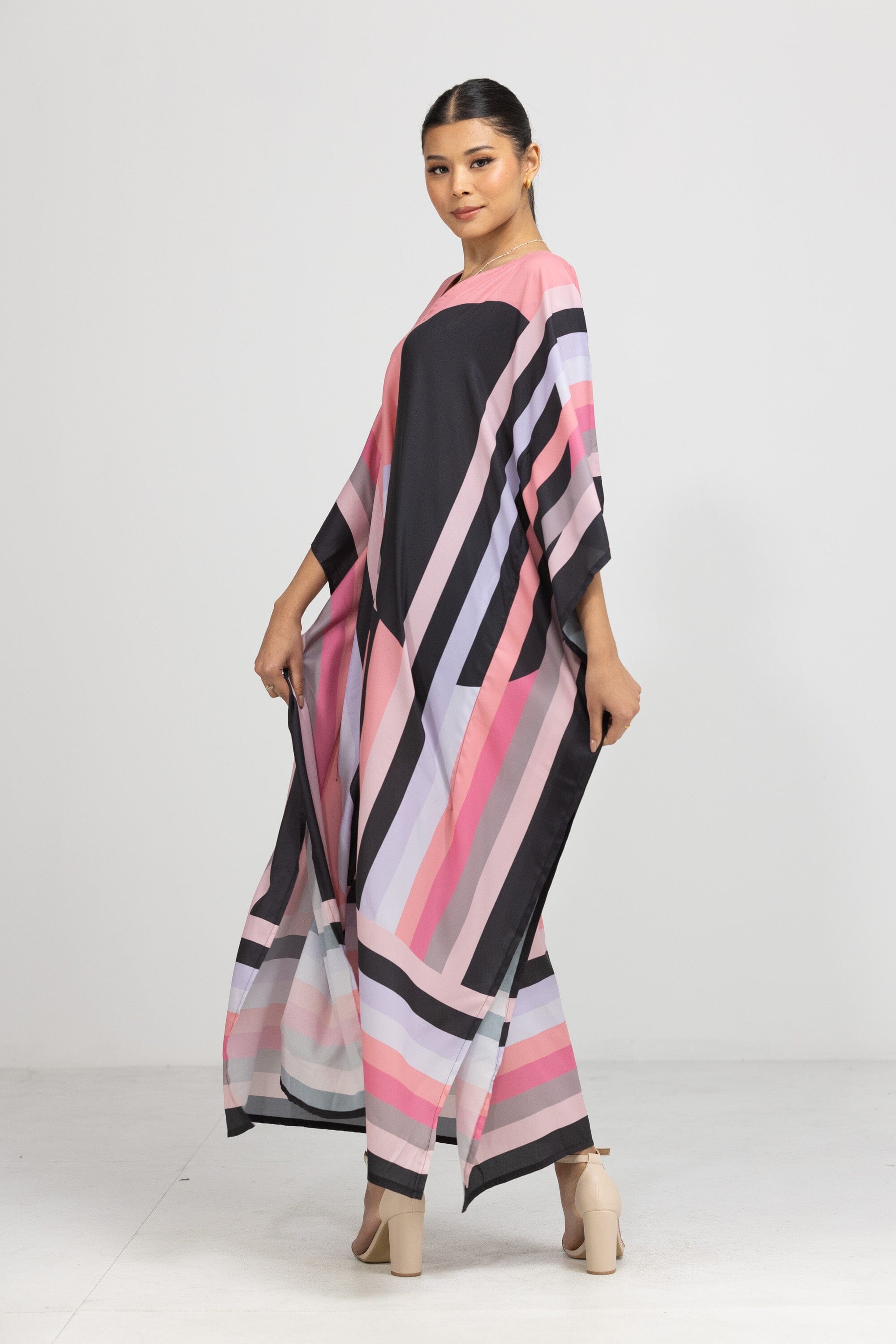 GEOMETRIC LINE - SAKURA - LONG KAFTAN - TheSwankStore