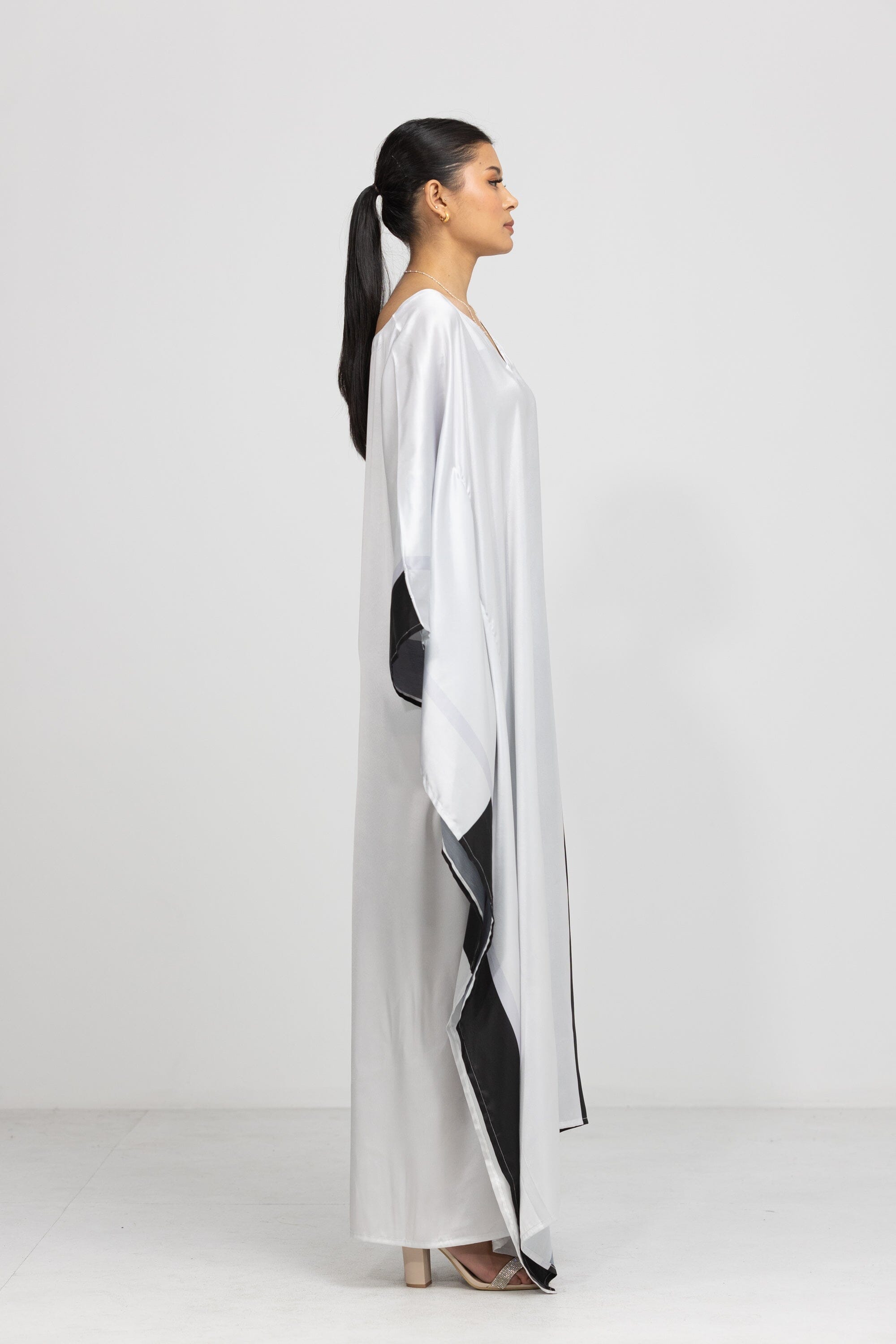 GEOMETRIC LINE - ZILVER - LONG KAFTAN - TheSwankStore