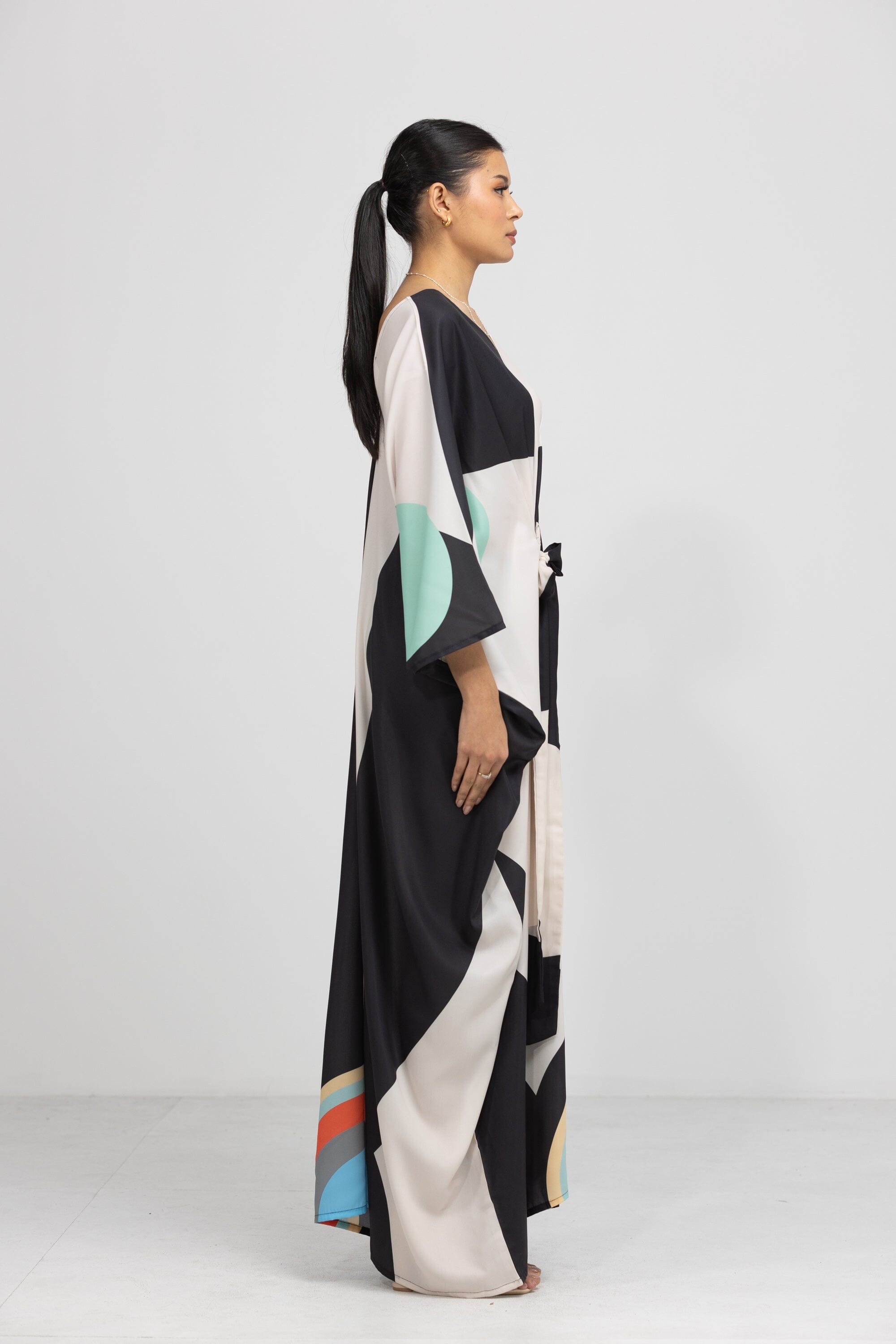 GEOMETRIC LINE - SENTRAL - LONG KAFTAN - TheSwankStore