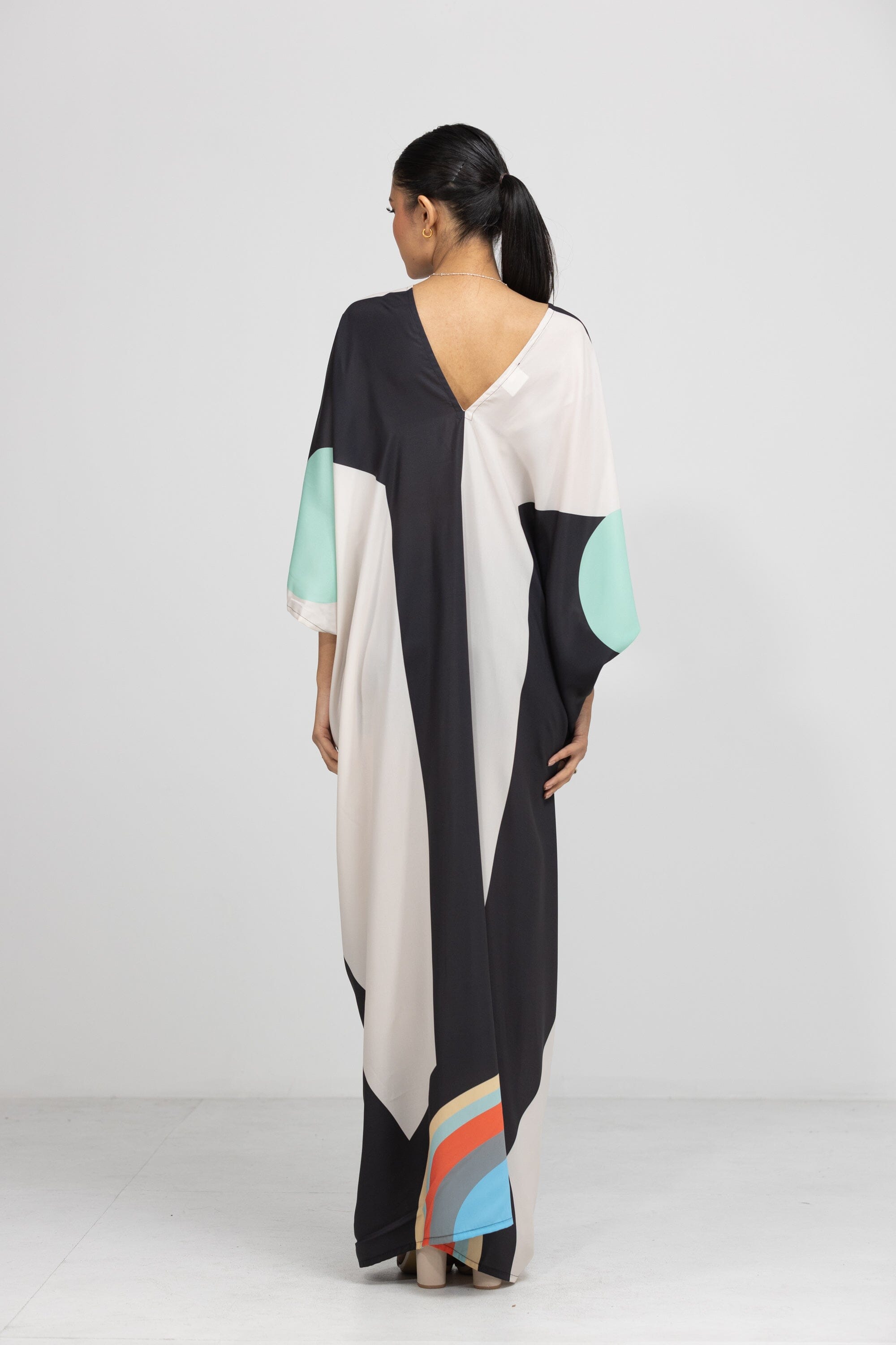 GEOMETRIC LINE - SENTRAL - LONG KAFTAN - TheSwankStore