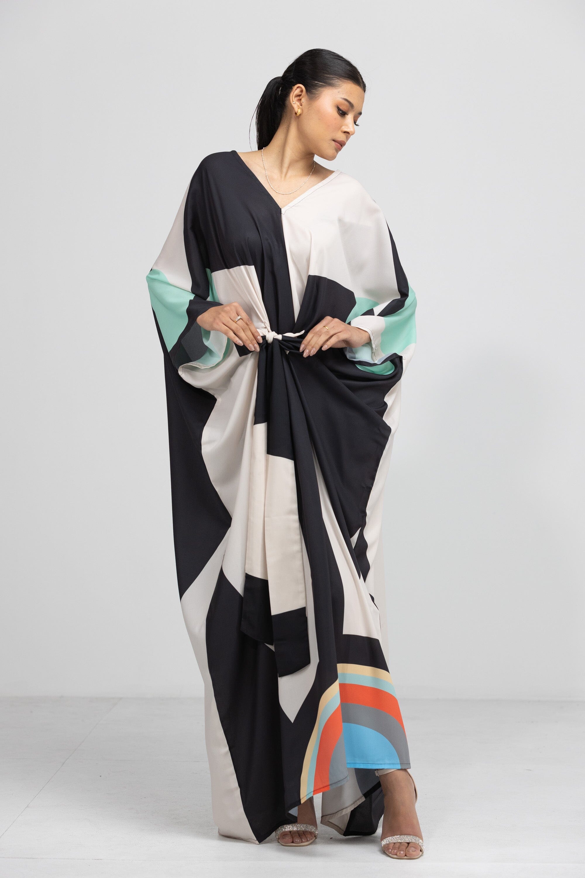 GEOMETRIC LINE - SENTRAL - LONG KAFTAN - TheSwankStore