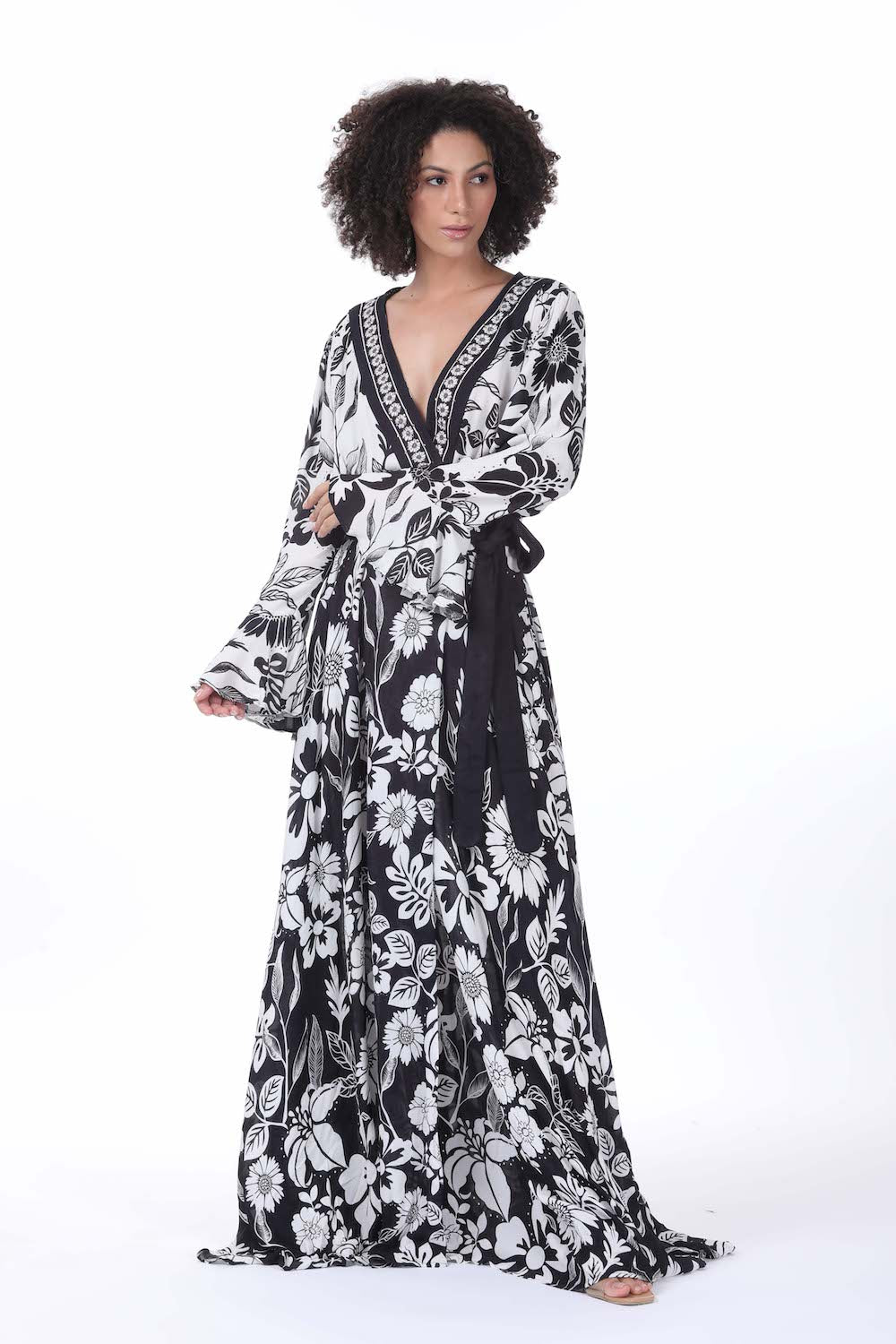 Front view of the black and white Avanti Luxe Robe Dress (TheSwankStore) Viscose Crepe fabric