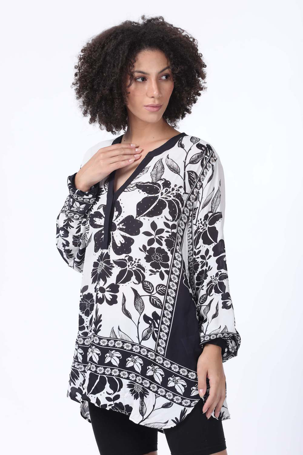 Black and white Avanti Milano Shirt (TheSwankStore) Viscose Crepe fabric