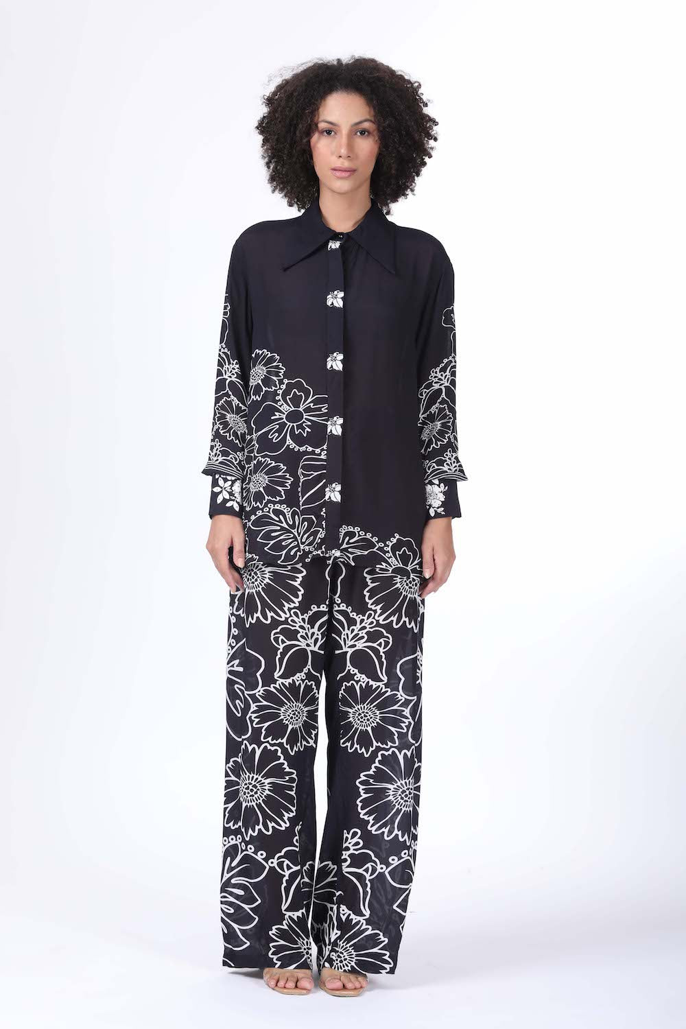 Front view of the black and white AVANTI - COLLAR SHIRT 100% Viscose Fabric