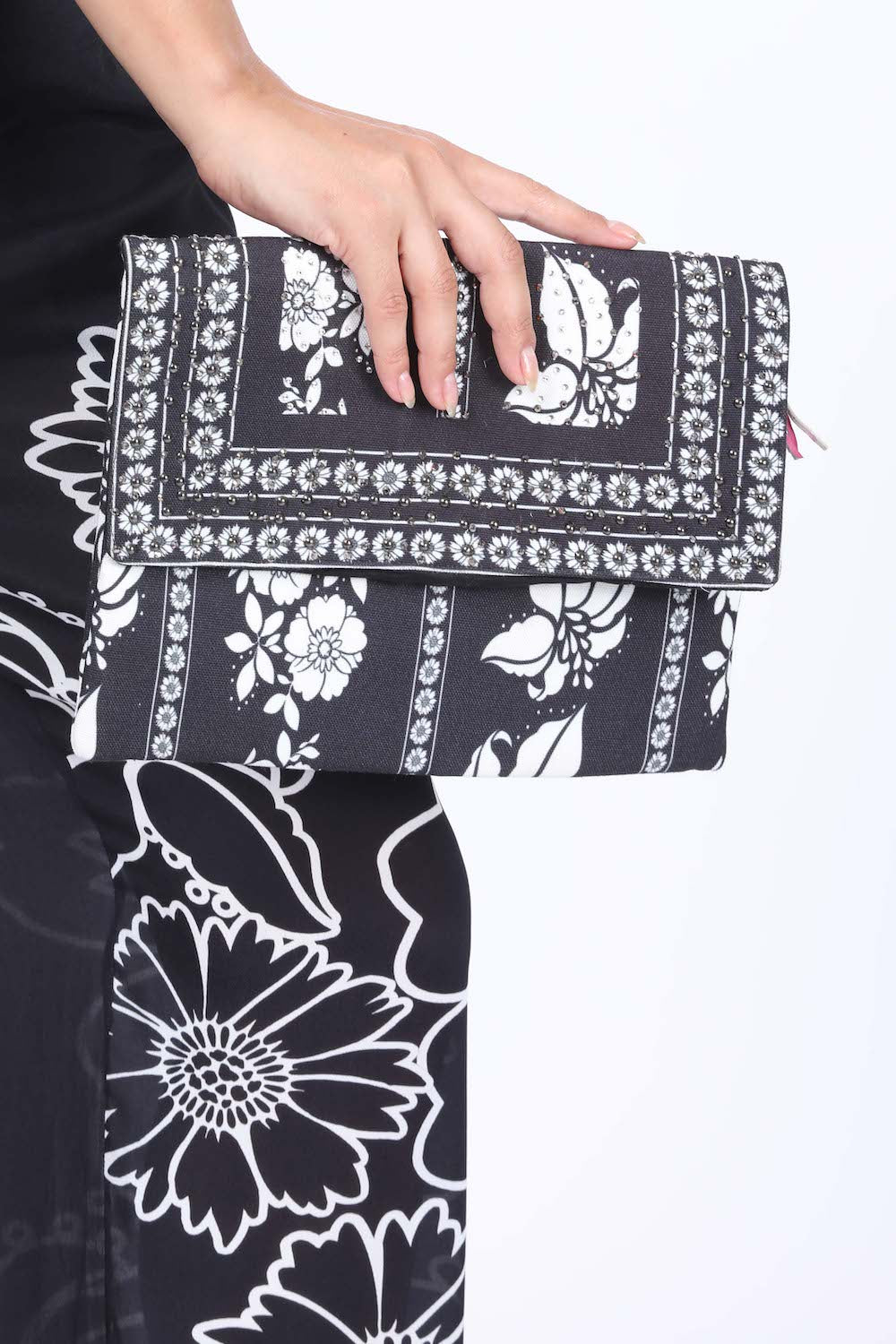 Front view of the black and white AVANTI - CLUTCH BAG Canvas fabric