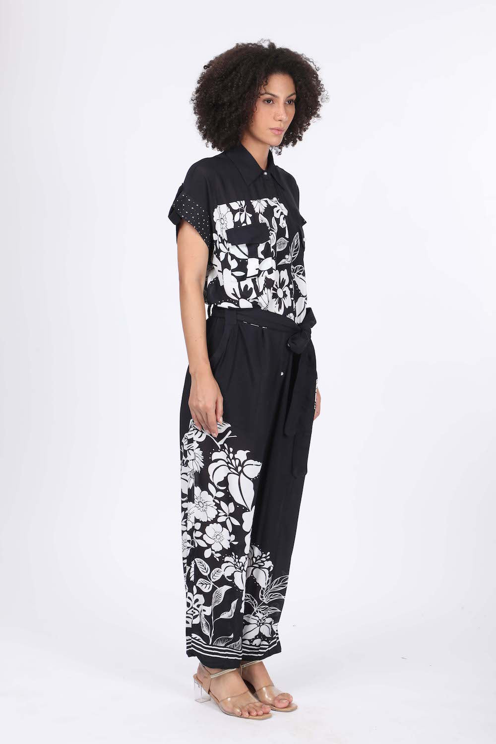Side view of the black and white Avanti Lena Jumpsuit (TheSwankStore with Viscose fabric