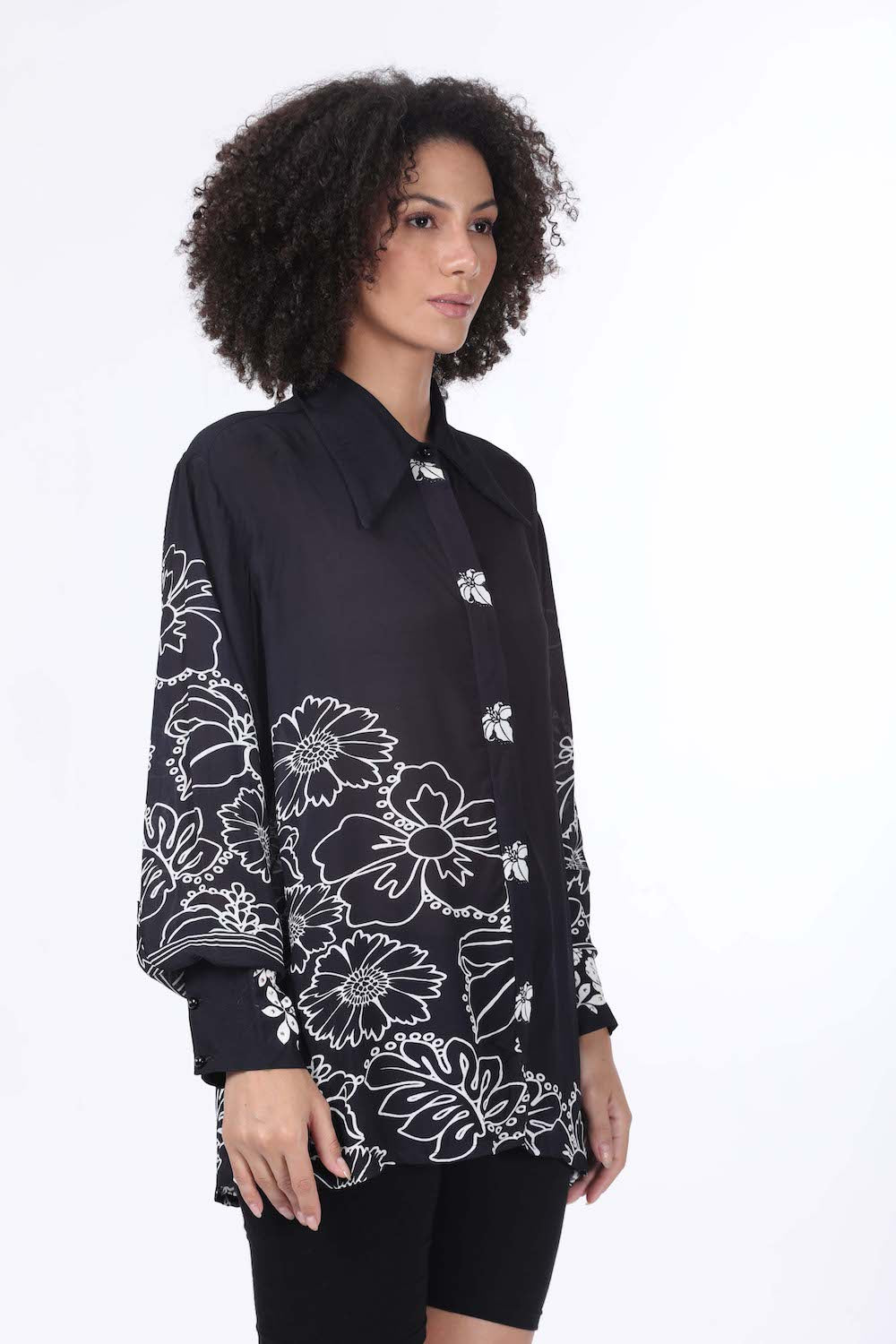 Side view of the black and white AVANTI - COLLAR SHIRT 100% Viscose Fabric