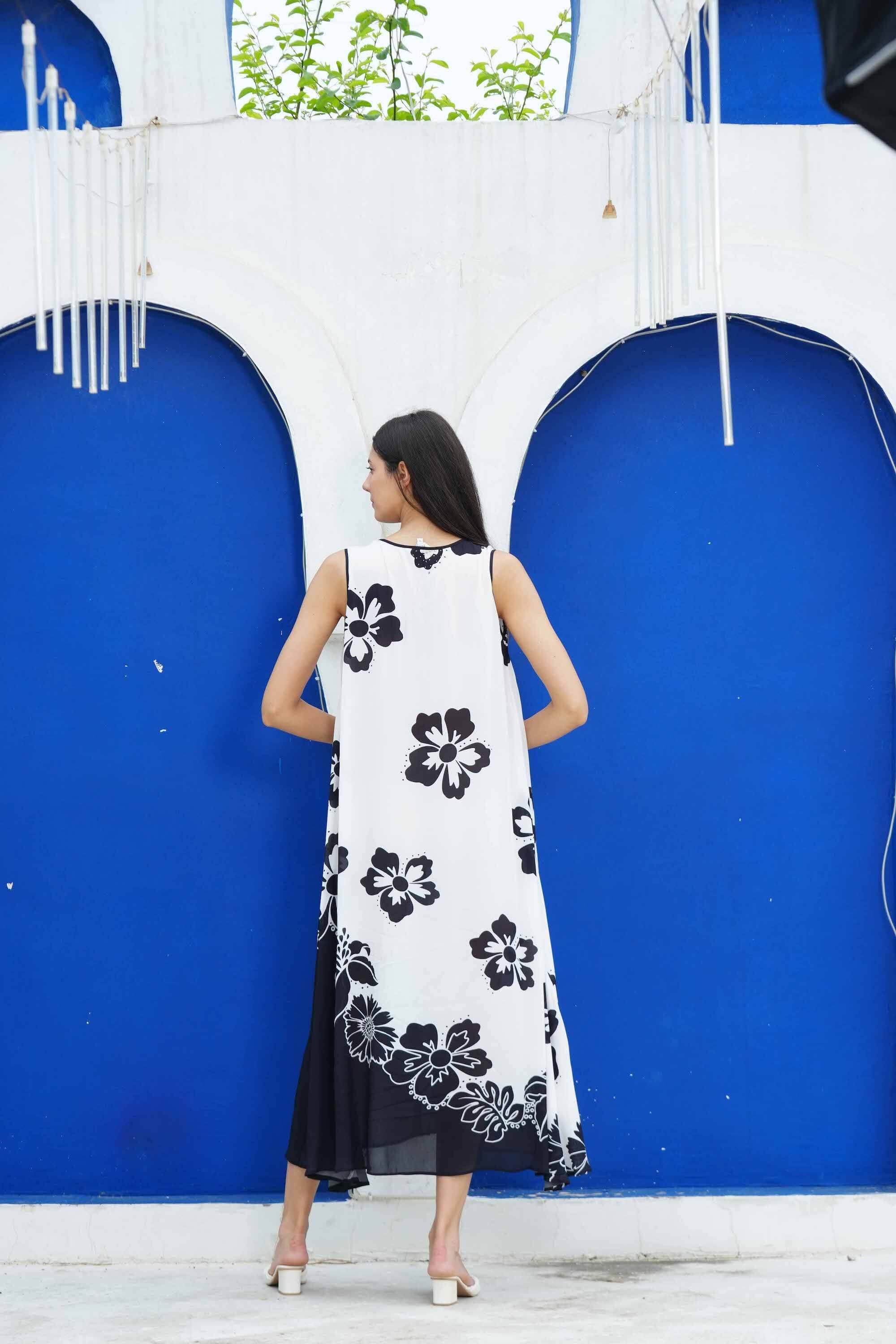 AVANTI - SLEEVELESS MAXI DRESS - TheSwankStore
