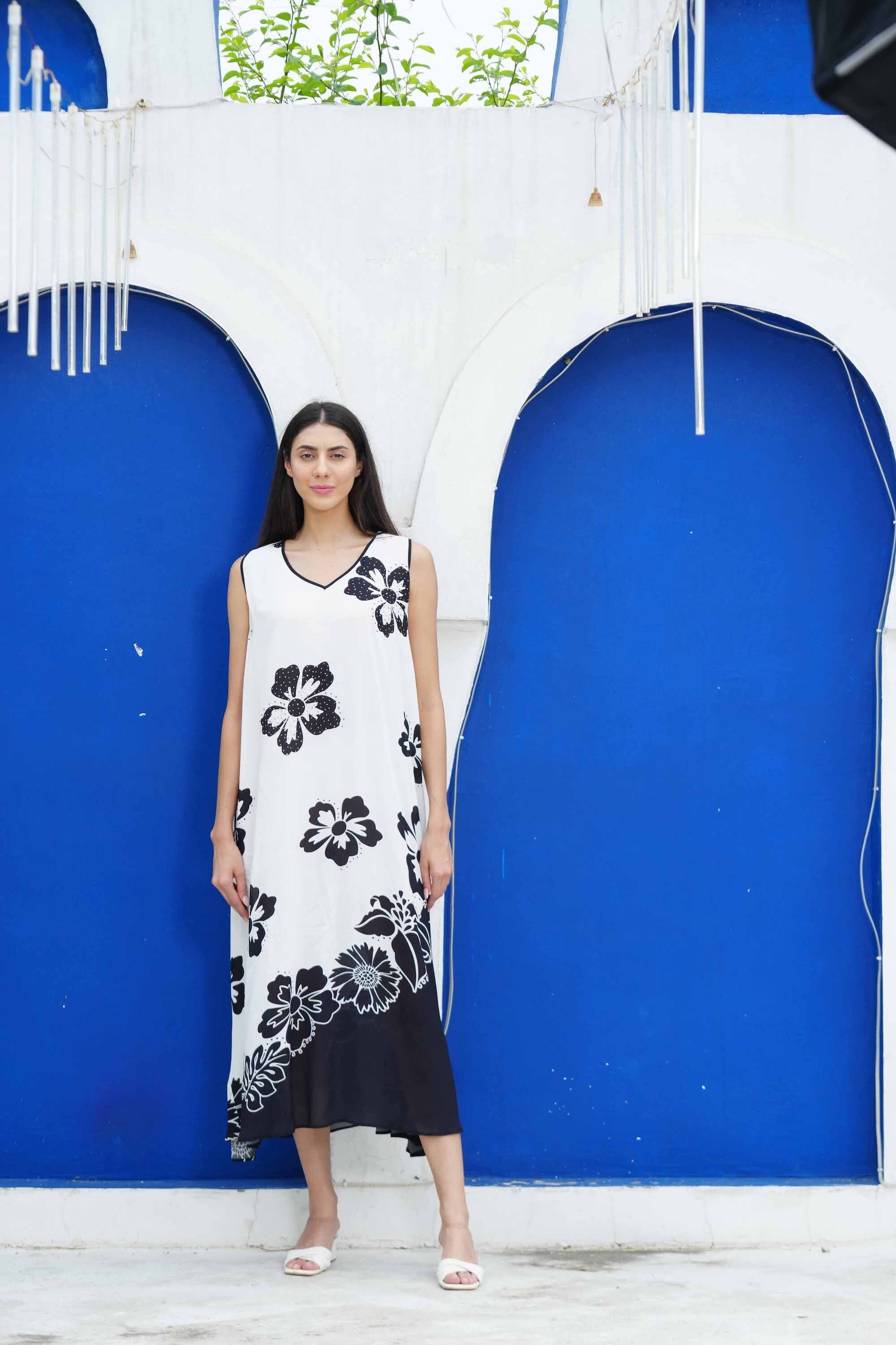 AVANTI - SLEEVELESS MAXI DRESS - TheSwankStore