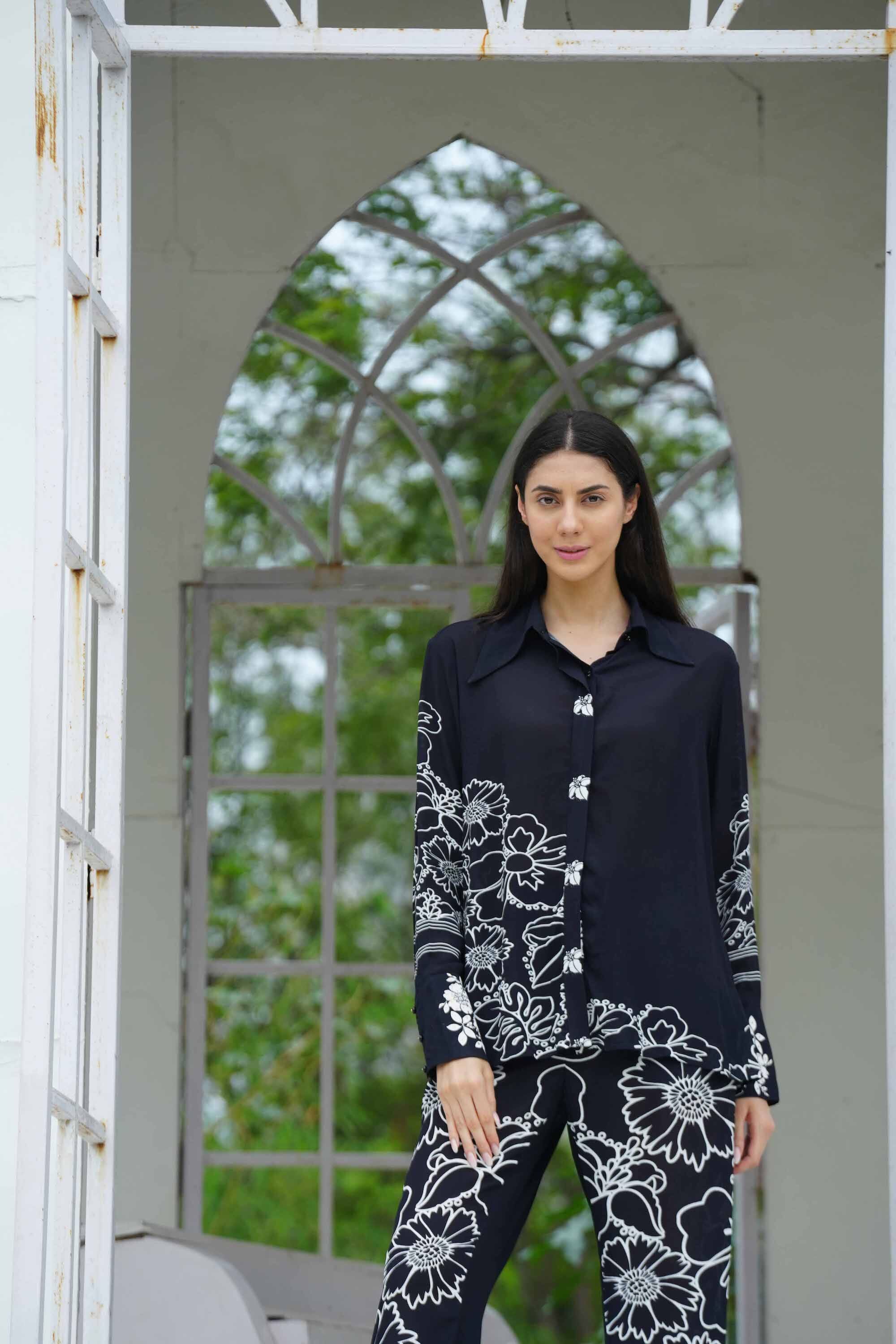 Front view of the black and white AVANTI - COLLAR SHIRT 100% Viscose Fabric