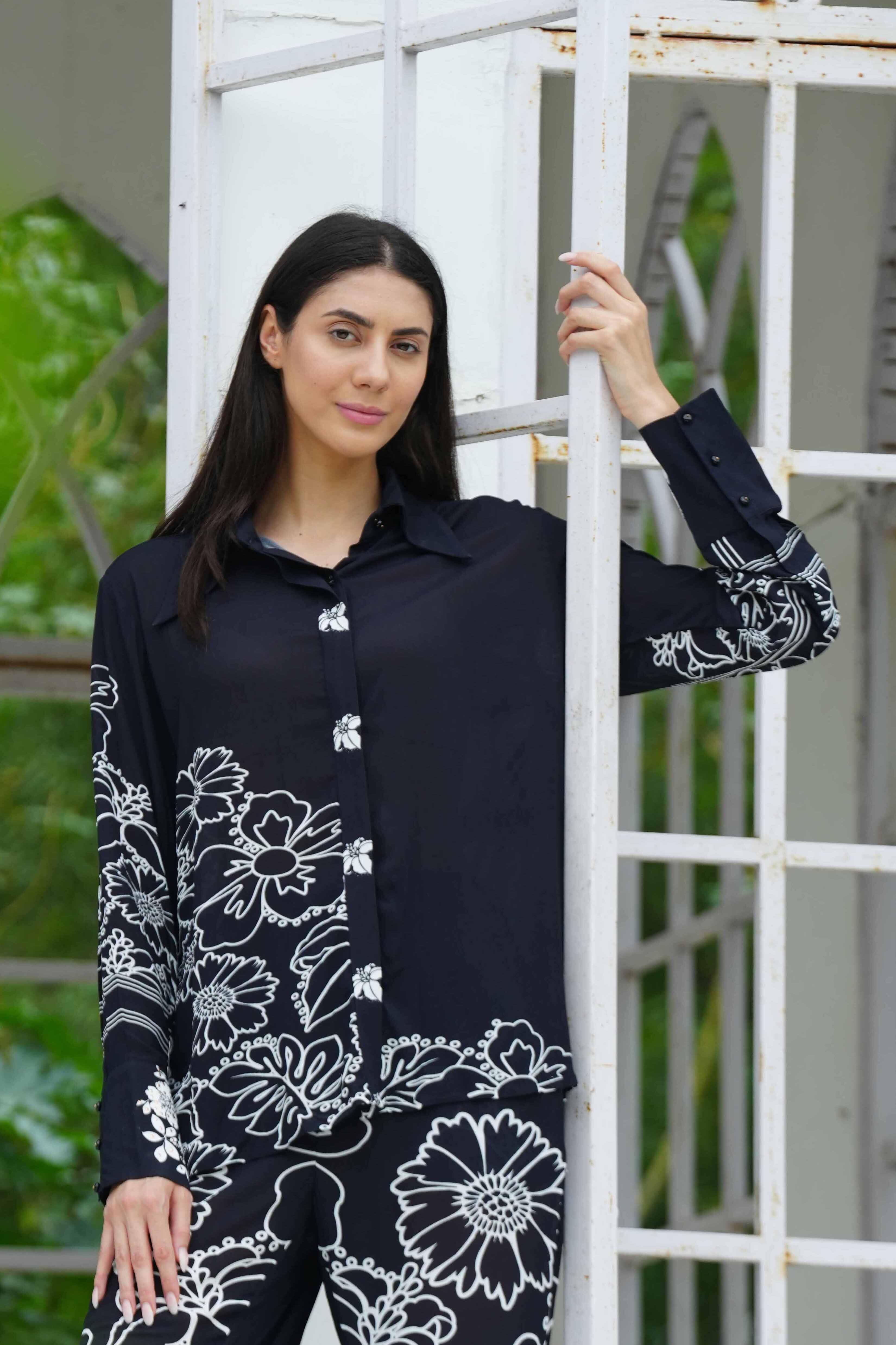 Front view of the black and white AVANTI - COLLAR SHIRT 100% Viscose Fabric