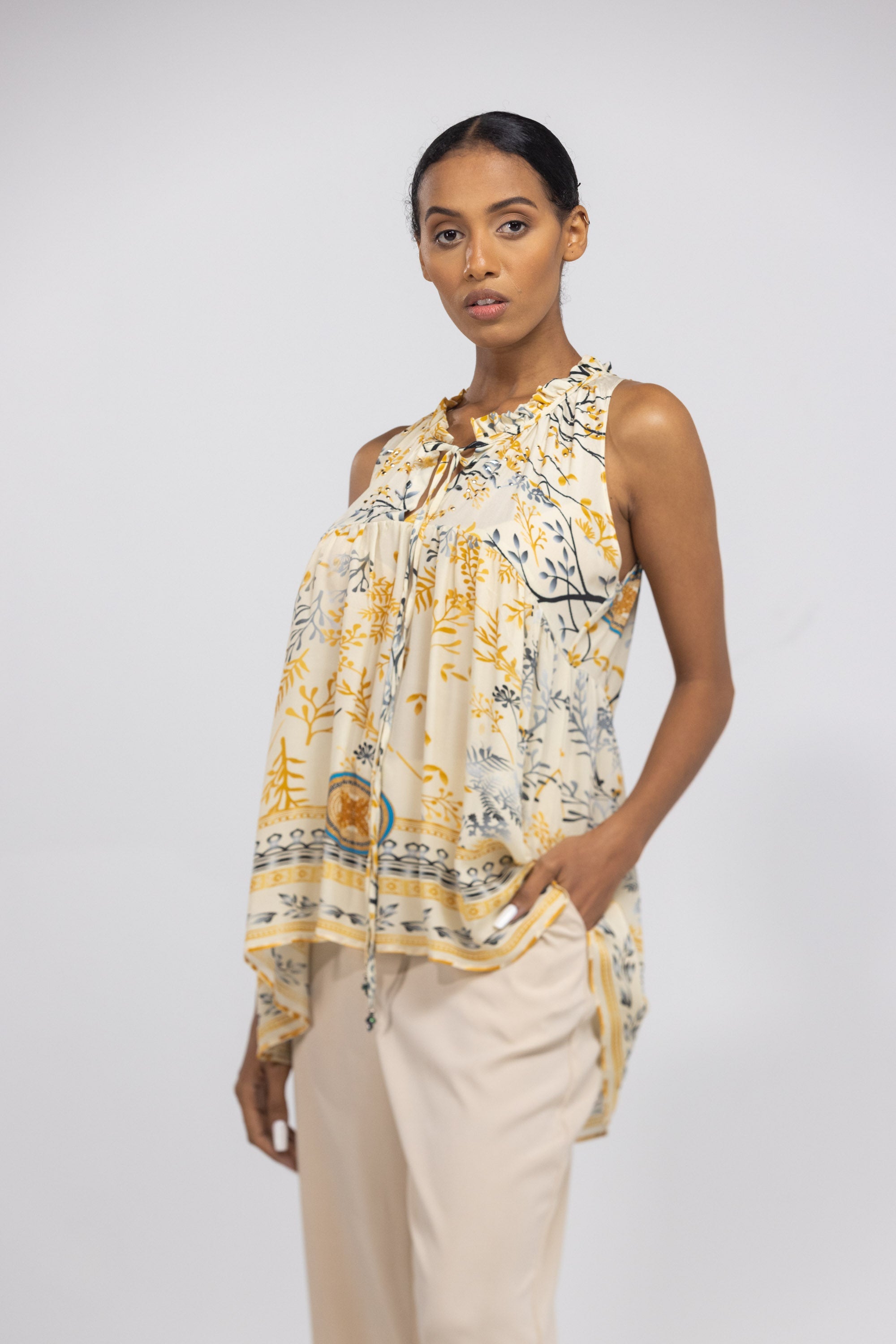 BRISBANE - FRILL ARMHOLE TOP