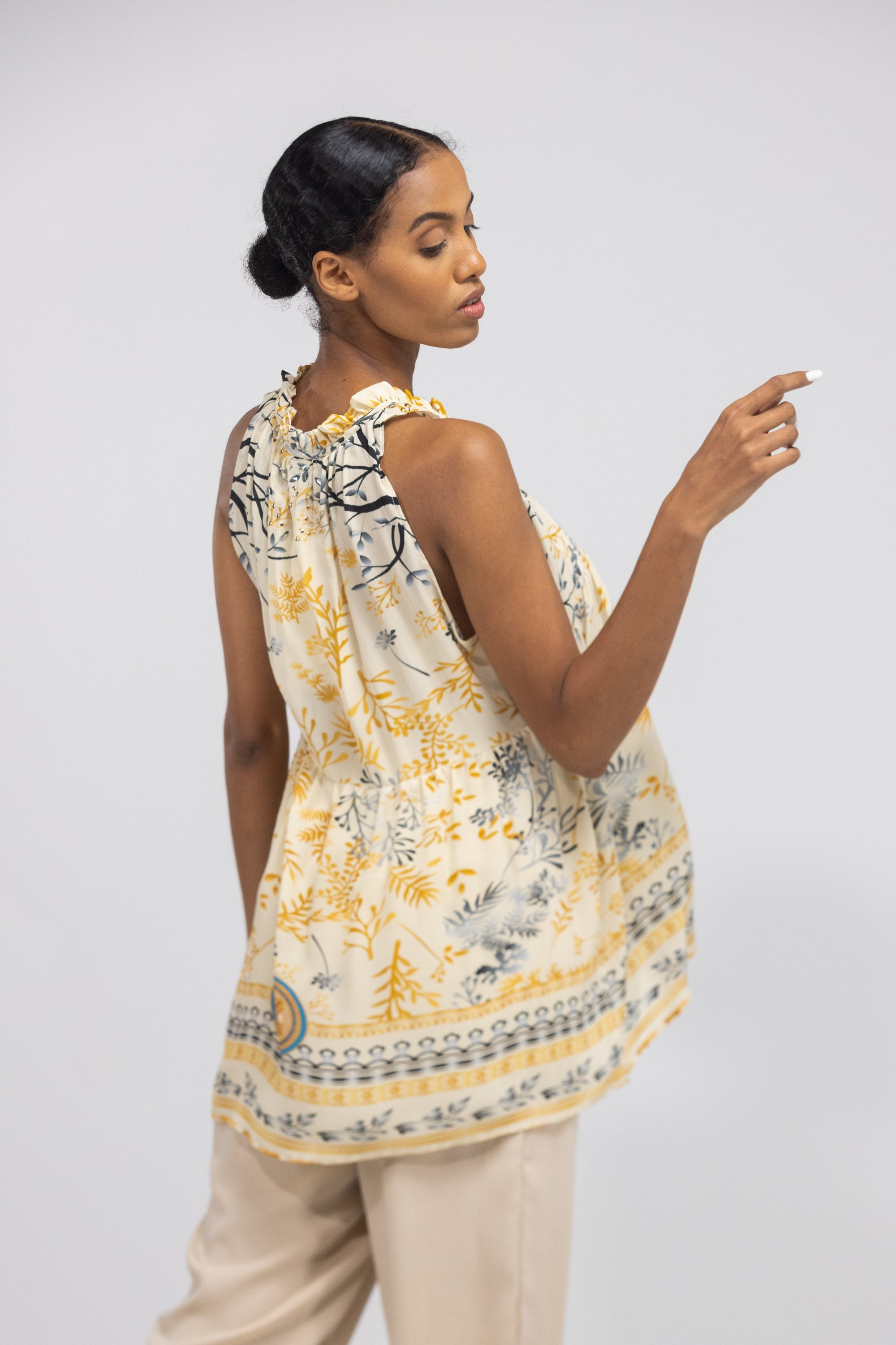 BRISBANE - FRILL ARMHOLE TOP