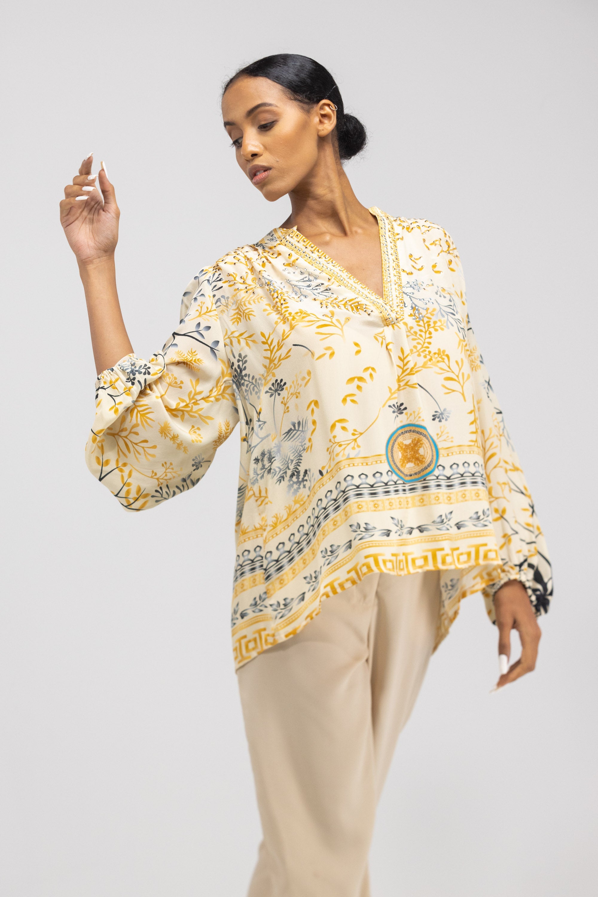 BRISBANE - V NECK TOP