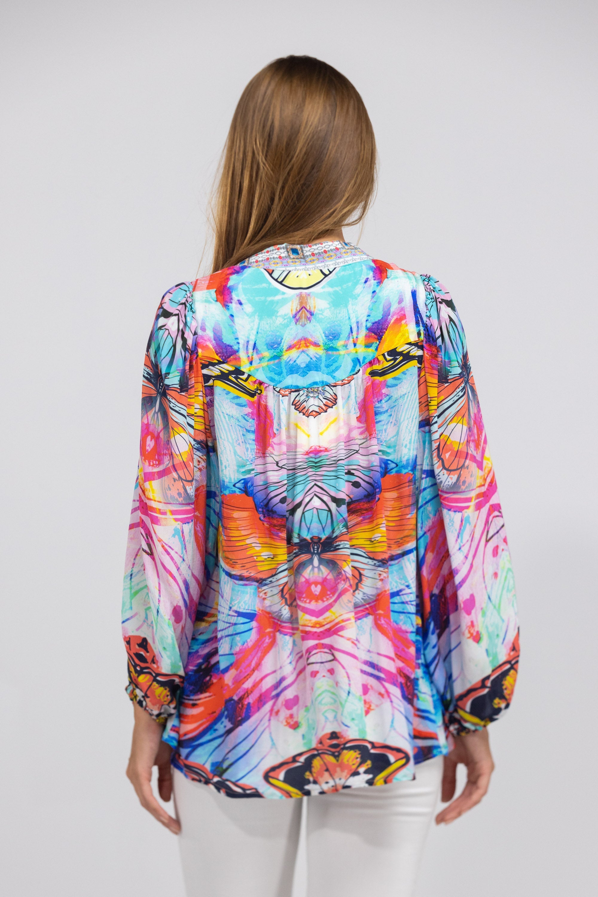 CANBERRA - V NECK TOP NEW