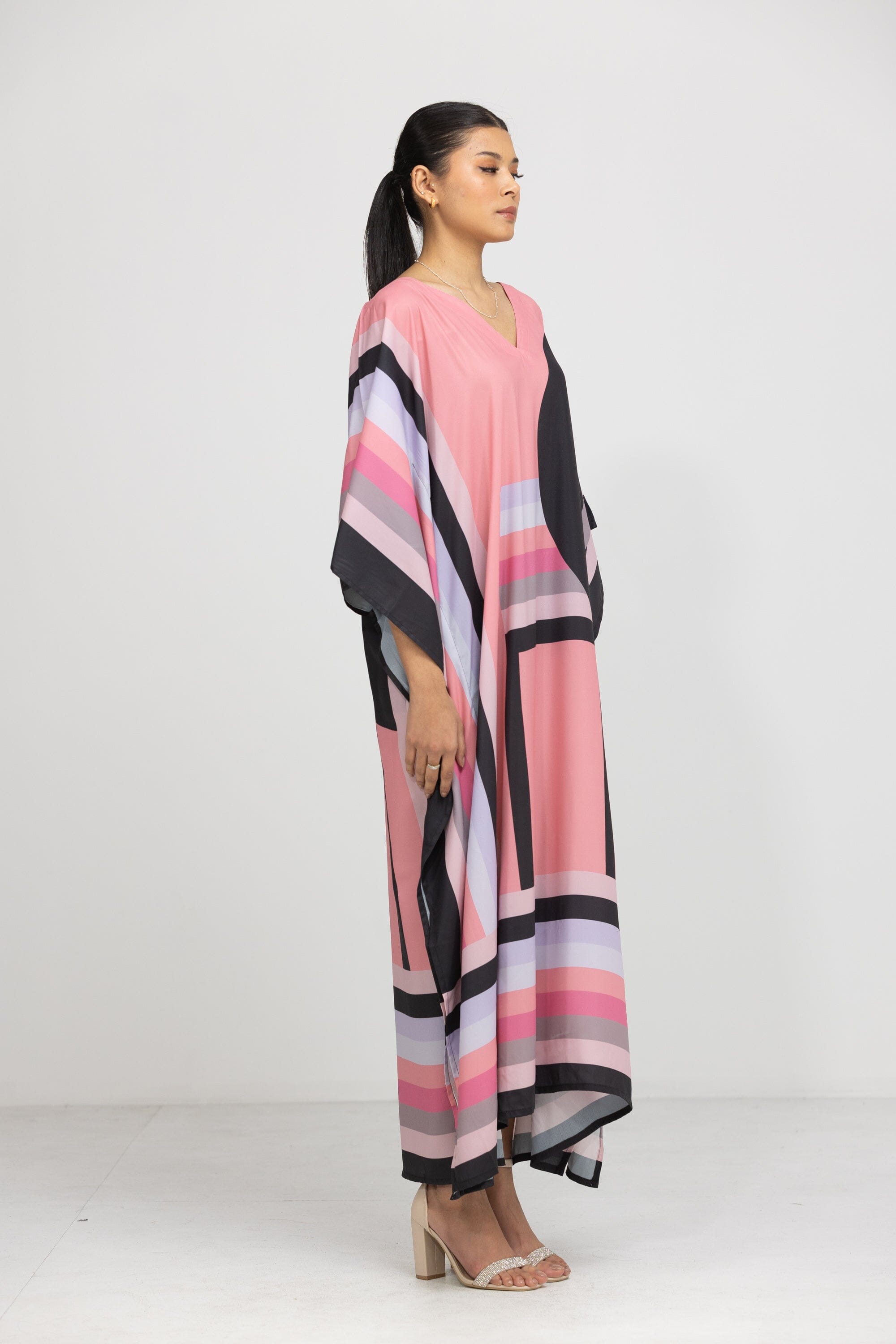 GEOMETRIC LINE - SAKURA - LONG KAFTAN - TheSwankStore